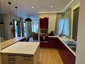 6 Bedroom Villa