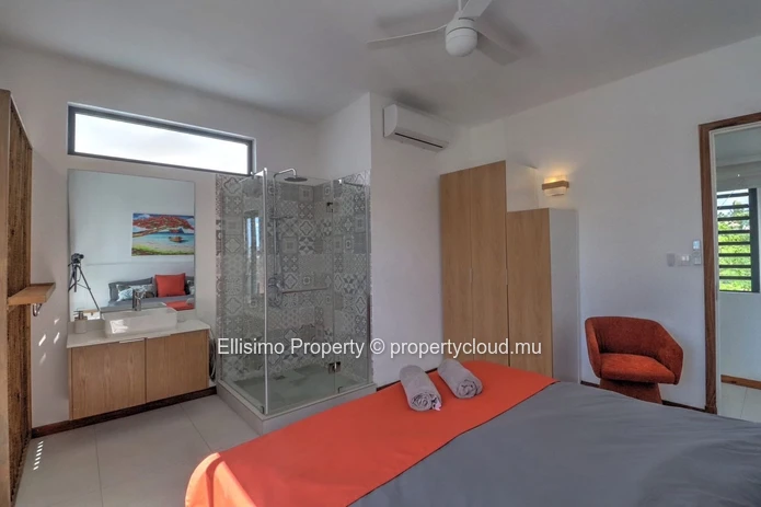 For sale / available – Modern independent villa