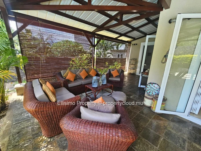 villa for rent in Roche Noires