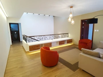 6 Bedroom Villa