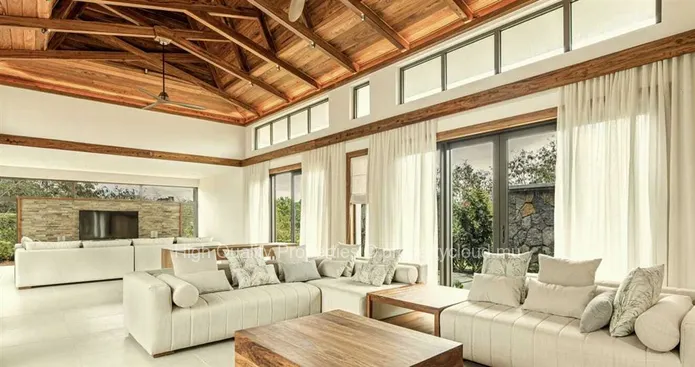 Jacaranda Luxury Villas
