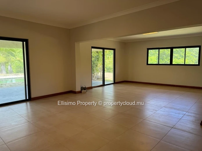 Exceptional Villa for Sale in Tamarin – Accessible to Foreign Buyers