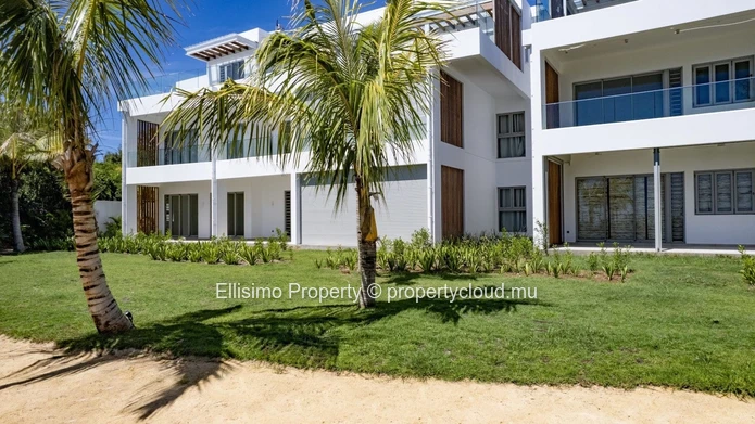 FOR RENT – Beachfront 3-Bedroom Ground Floor Apartment in Ocean Grand Gaube