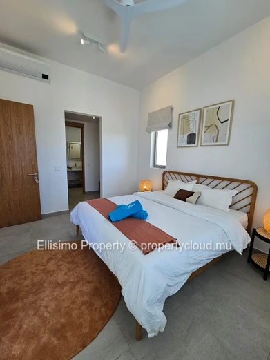 Brand-new modern penthouse featuring 3 ensuite bedrooms and exceptional contemporary finishes.