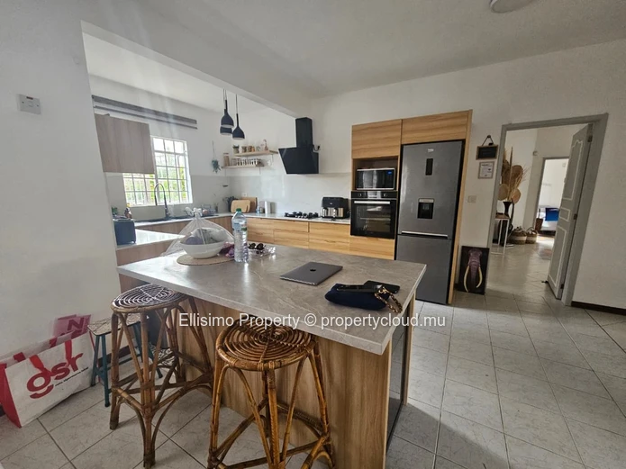 For Rent – Spacious Family Villa with Large Garden and Pool