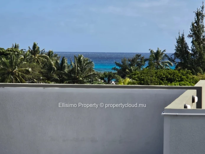 Penthouse in Péreybère with Coastal View – 3 Bedrooms & Jacuzzi