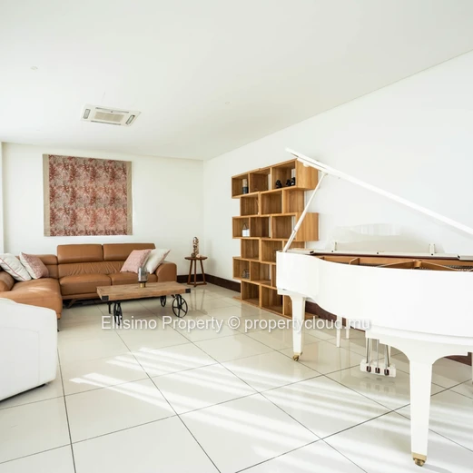 For Sale – 3-Bedroom Apartment with Shared Pool at La Croisette