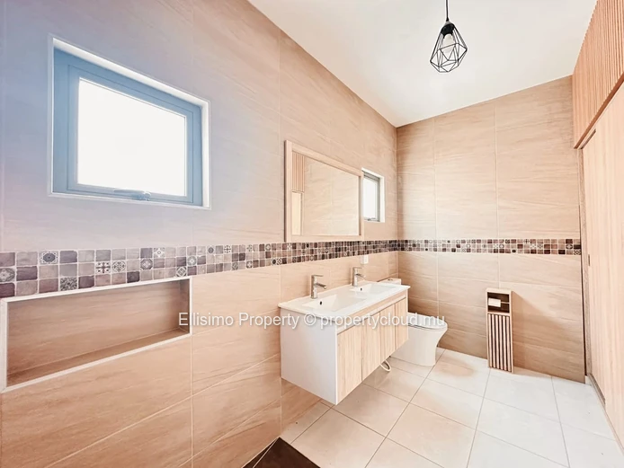 For Sale – Single-Storey 3-Bedroom Villa (1 En Suite) in a Secured Residence