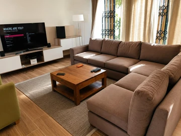 6 Bedroom Villa