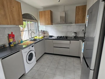 4 Bedroom Townhouse, Duplex