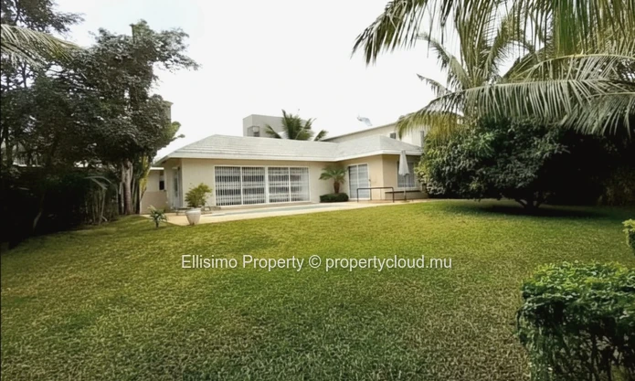 Long-term rental – 3 BEDROOMS VILLA