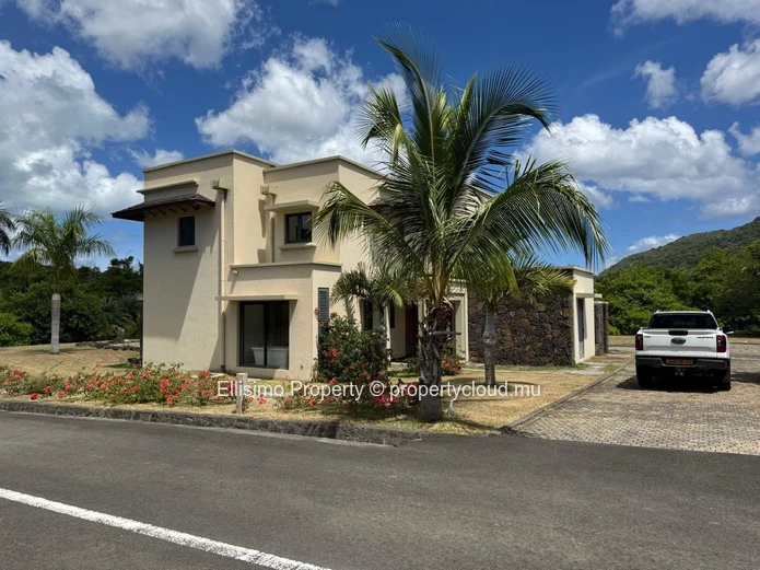 Exceptional Villa for Sale in Tamarin – Accessible to Foreign Buyers