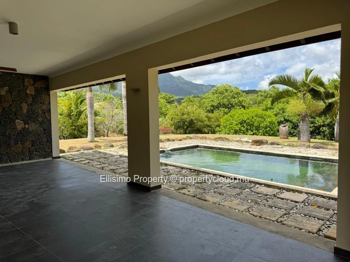 Exceptional Villa for Sale in Tamarin – Accessible to Foreign Buyers