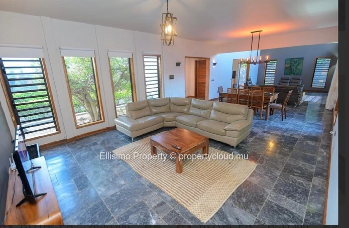 For Rent – Elegant 3-Bedroom Villa in Royal Park, Balaclava
