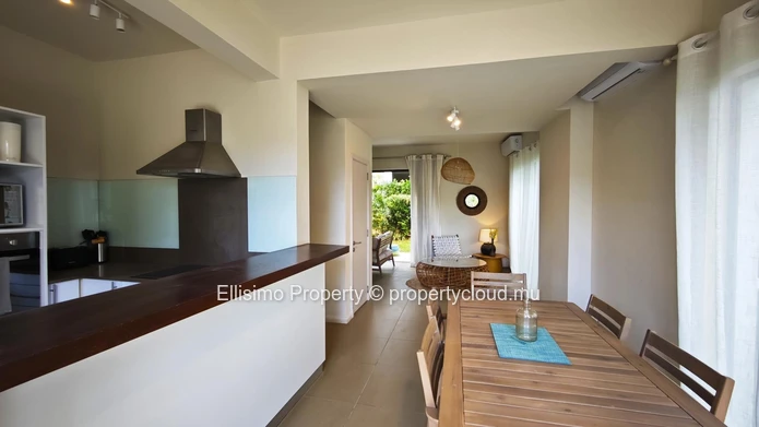 Charming Townhouse in Azuri