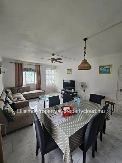 For Rent 4 bd – Duplex in a Small Residence with Shared Swimming Pool