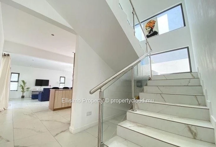 For Sale – Modern Villa in Péreybère