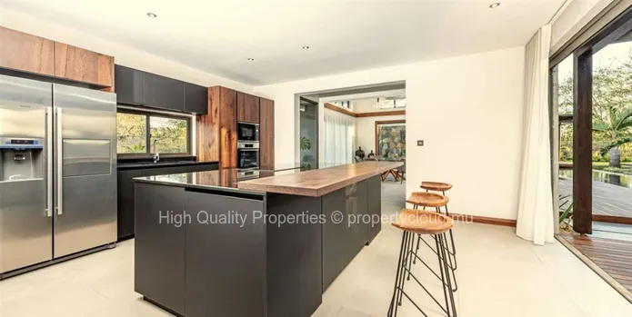 Jacaranda Luxury Villas