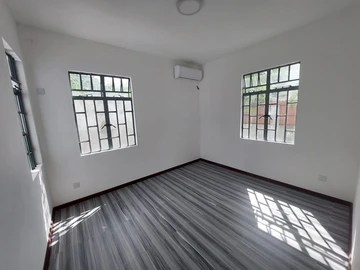 5 Bedroom Villa
