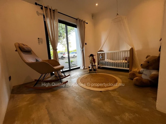 Stunning Villa For Rent In Calodyne
