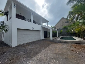 5 Bedroom Villa